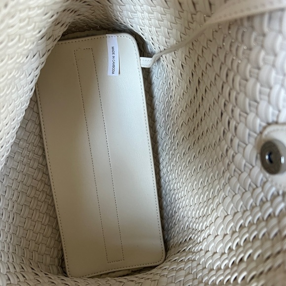 Rachel Zoe ivory woven vegan leather tote and matching clutch - Picture 5 of 5